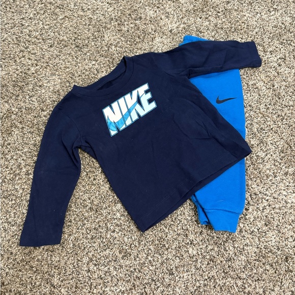 Nike Kids Bundle (hoodie + 2 matching sets + one piece) - Picture 5 of 8